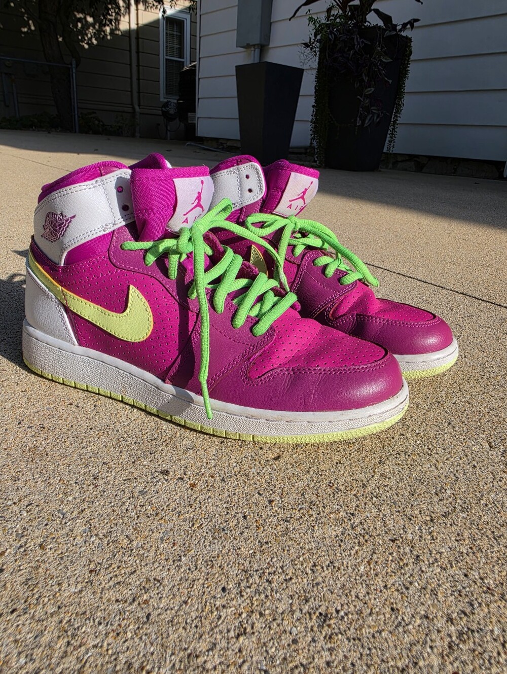 Air Jordan 1 Mid GS 332148-509 Fuchsia Flash Lime 5.5Y Womens 7 2014